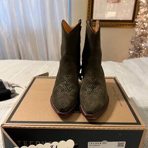 Tecovas Dakota 7 women's booties